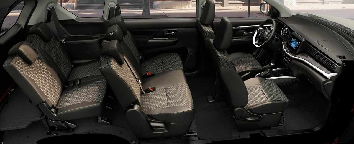 Maruti XL6 2025 front exterior bold design NEXA