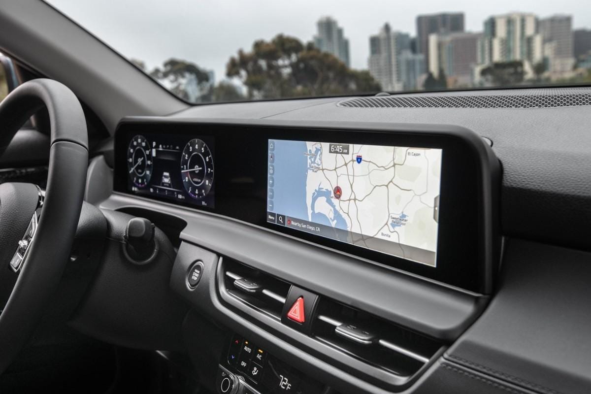 Kia Seltos 2025 interior 10-25 tuch screen