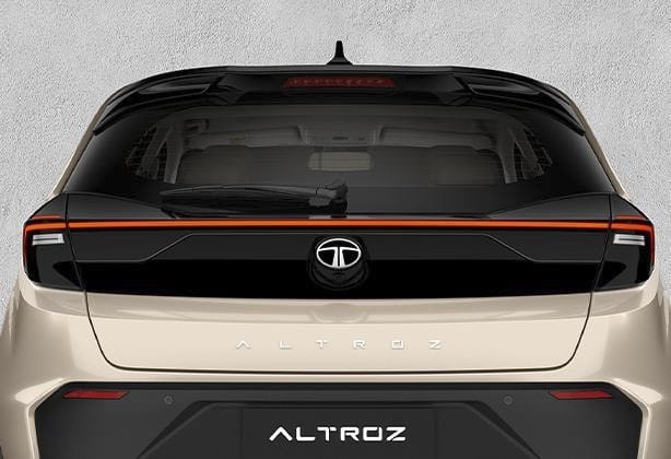tata Altroz Boot space