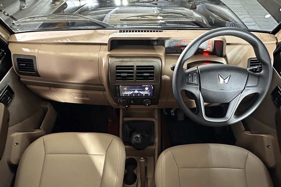 New Mahindra bolero B8 interior 2025.