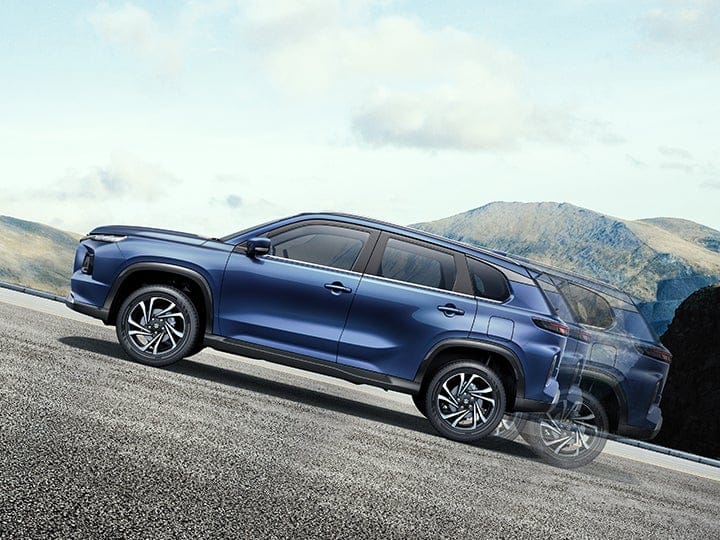 Grand Vitara Alpha+ accelerating on Lucknow Agra expressway highway performance test