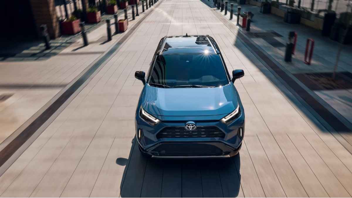Toyota RAV4 India Launch 2026: Expected Price ₹30-35 Lakh and Hybrid Technology