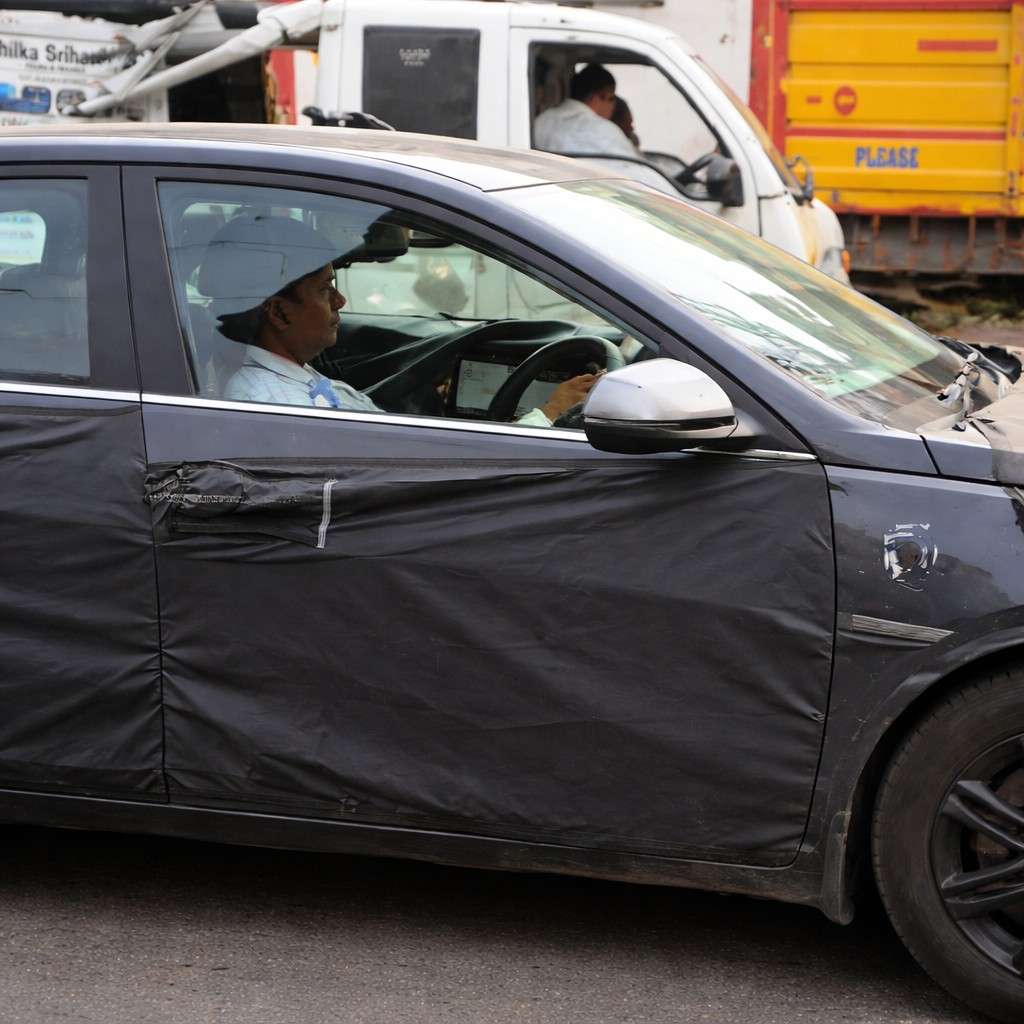 Hyundai Verna Facelift Interiors: Features, Design & Review